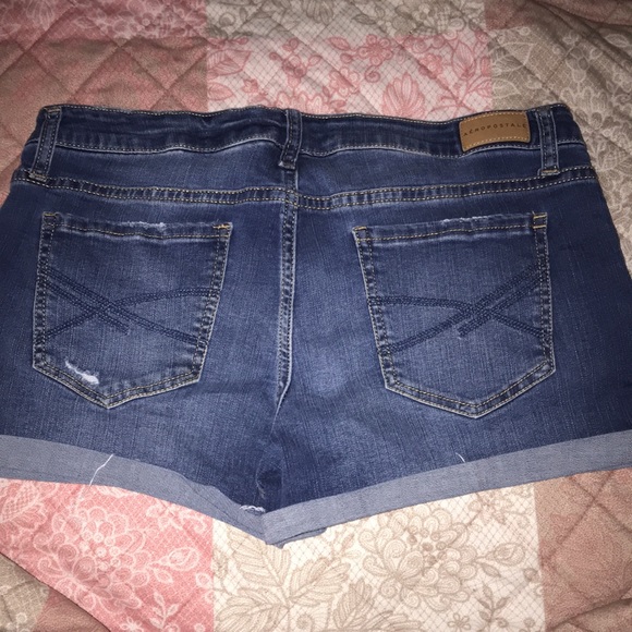 Shorts - Picture 2 of 3